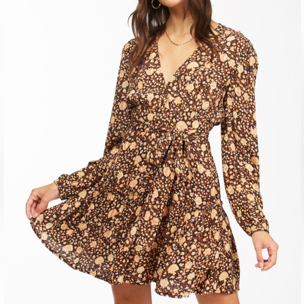 Billabong Floral Long Sleeve Dress. Size small